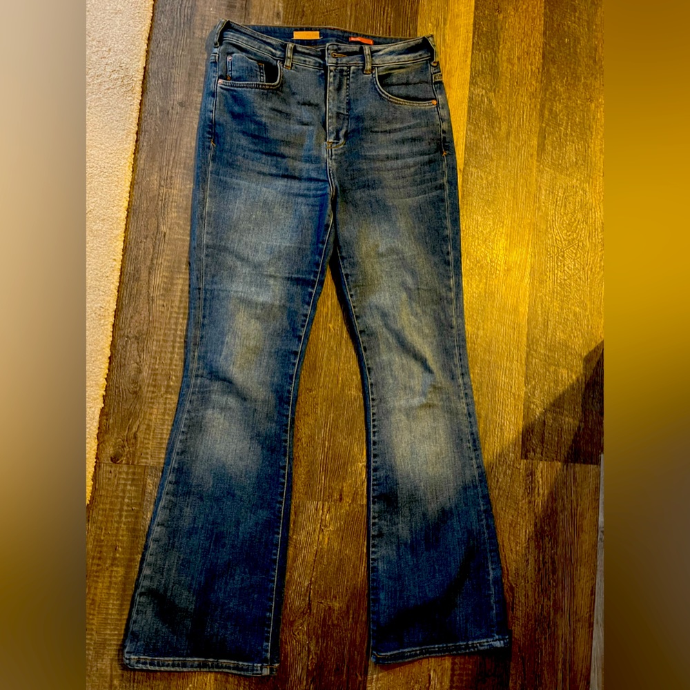 Pilcro Women’s boot cut jeans.